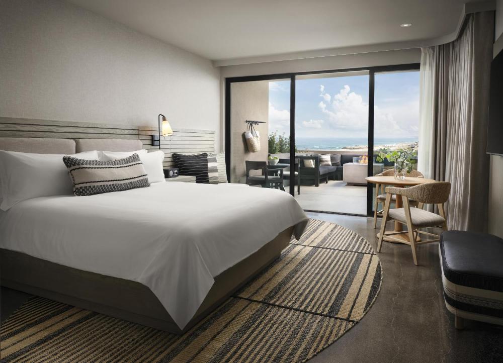 King Room with Coastline View interior